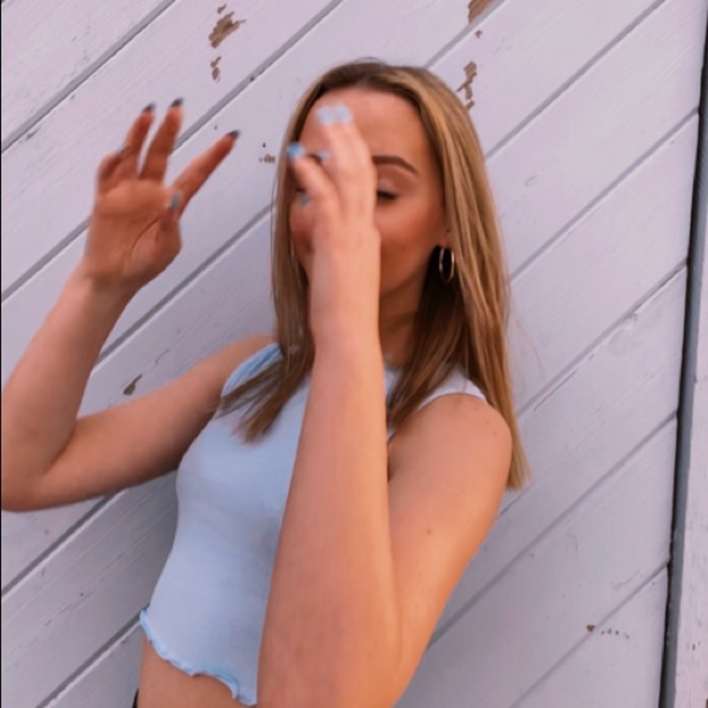 Meet your Posher, Ava